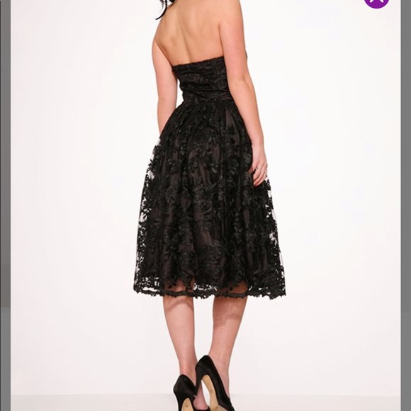 Vintage Chantilly Lace Dress - Picture 3 of 8